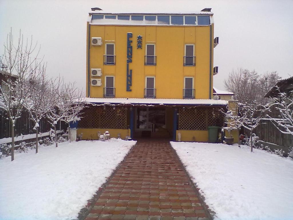 Pensiunea Raffael Otopeni Exterior foto